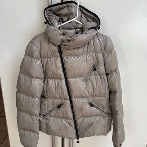 MONCLER LADIES GRAY PUFFER JACKET SIZE 5